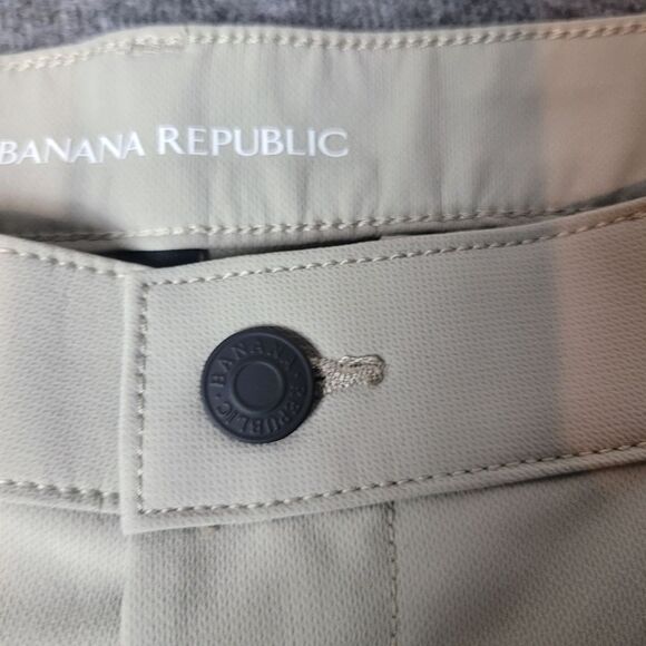 Banana Republic Cream Chinos with Flat Front Design - Picture 6 of 15